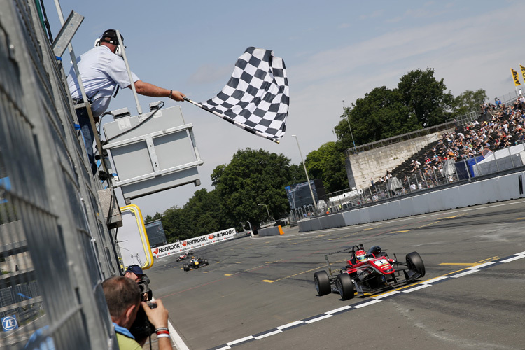 Lance Stroll sicherte sich auf dem Norisring den Sieg im ersten von drei Formel-3-EM-Läufen