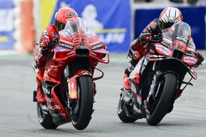 Marc Marquez und Marco Bezzecchi auf dem Red Bull Ring)