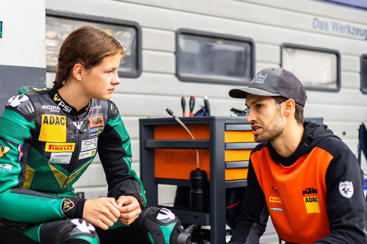 Smilla Göttlich (li.) mit Coach Tulovic