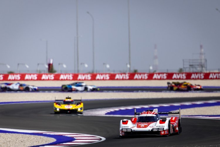 Der siegreiche Porsche 963 von Estre/Lotterer/L. Vanthoor in Katar