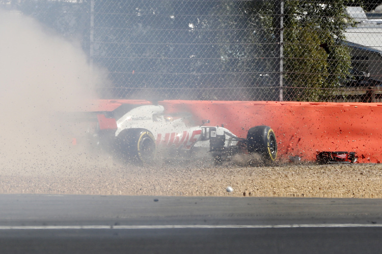 Crash von Romain Grosjean im Training