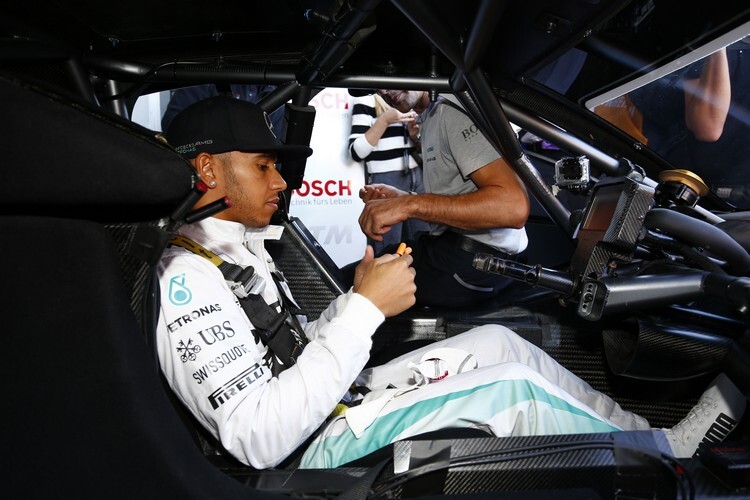 Lewis Hamilton im DTM-Renntaxi