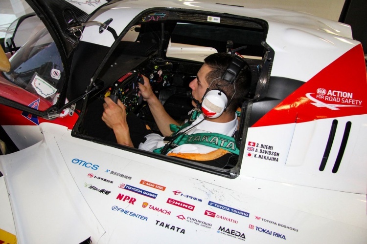 Thomas Laurent im Toyota-Simulator in Köln-Marsdorf 