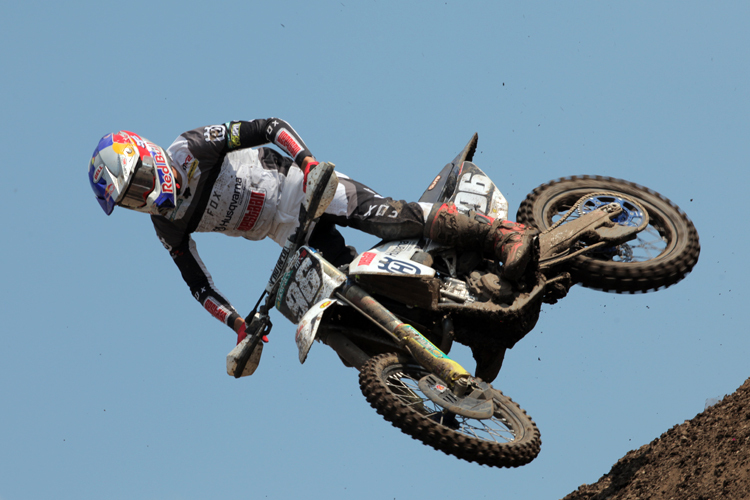 Lucas Coenen gewann das MX2-Qualifikationsrennen in Sumbawa