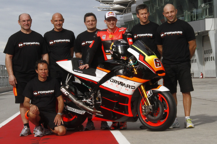 Das Forward-Team von Stefan Bradl: Guglielmo Andreini, Mirko Fiuzzi, Sergio Verbena, Stefan Bradl, Tex Geissler, Johnny Donelli. Vorne knieend: Florian Ferracci.