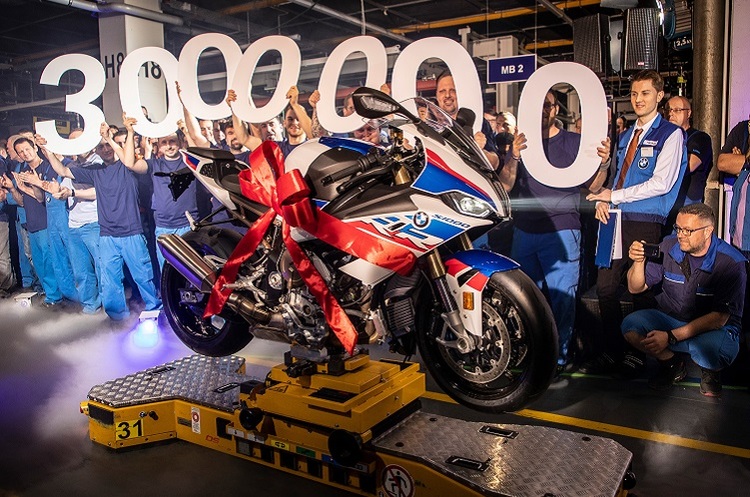 Drei Millionen Motorräder wurden bislang im BMW-Motorradwerk in Berlin Spandau gebaut
