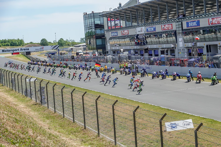 Start zum 8-Stunden-Rennen in Oschersleben