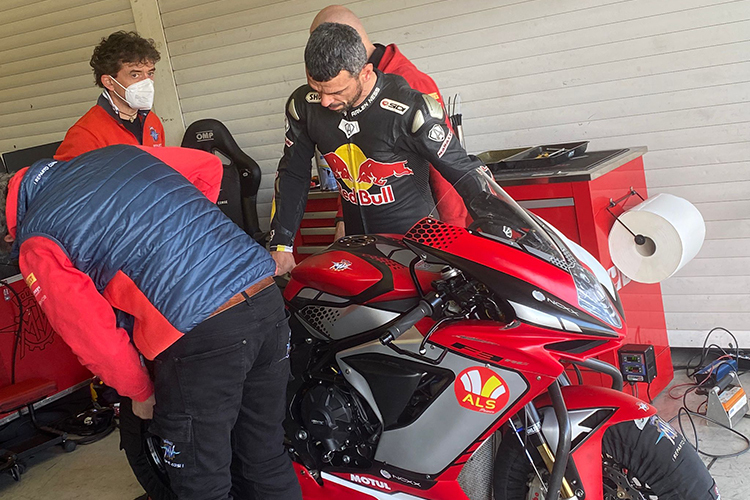 Kenan Sofuoglu mit der MV Agusta F3 800