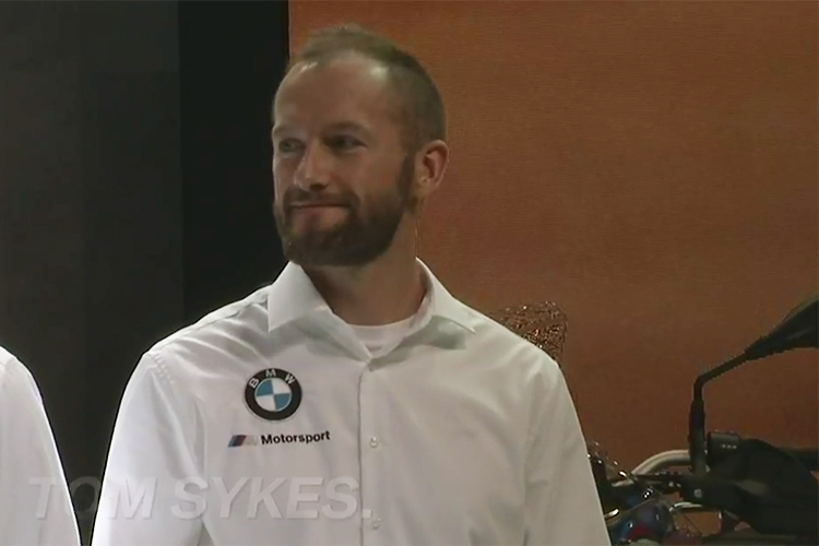 Tom Sykes erstmals in BMW-Kleidung