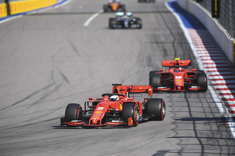 Sebastian Vettel und Charles Leclerc