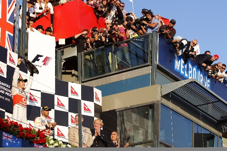 Jenson Button feiert seinen Sieg