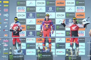 Jeffrey Herlings gewann vor Tim Gajser und Ruben Fernandez)