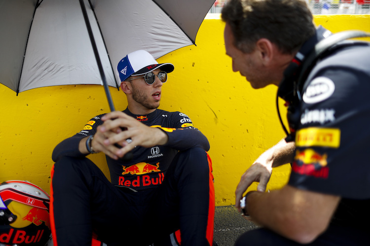 Pierre Gasly mit Teamchef Christian Horner