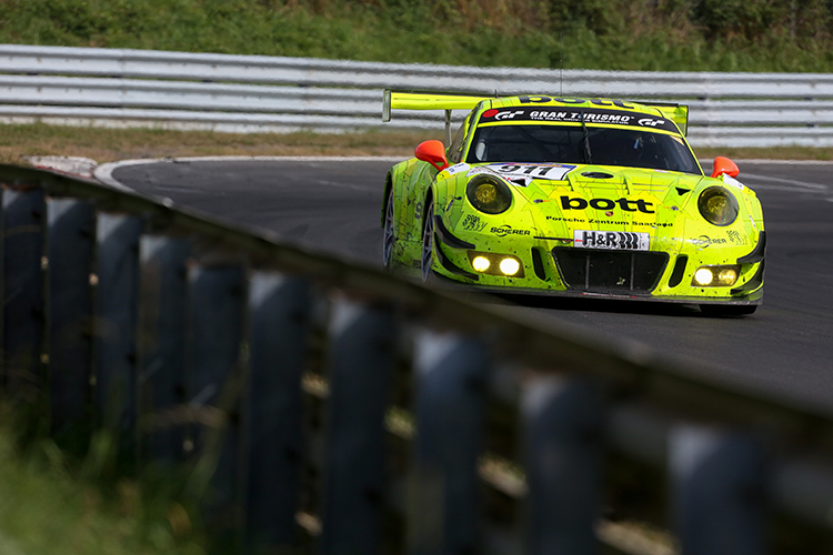 Mit neuen Farben zum Sieg: Manthey Racing und der Porsche 911 GT3 R