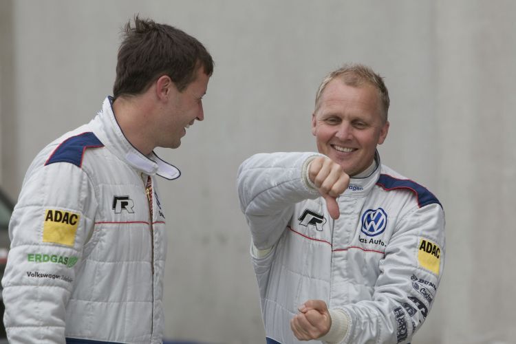Maciek Steinhof und Johnny Herbert - jung gegen alt