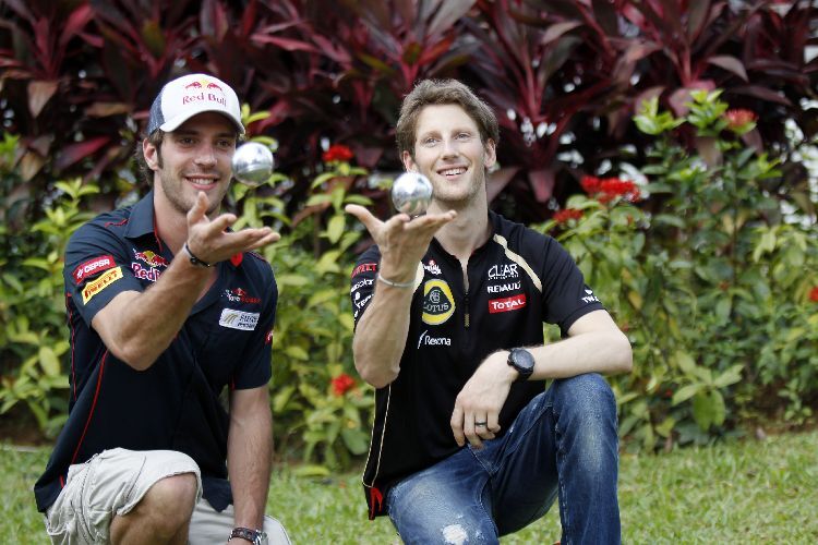 Jean-Eric Vergne and Romain Grosjean vorm Boule spielen mit ...