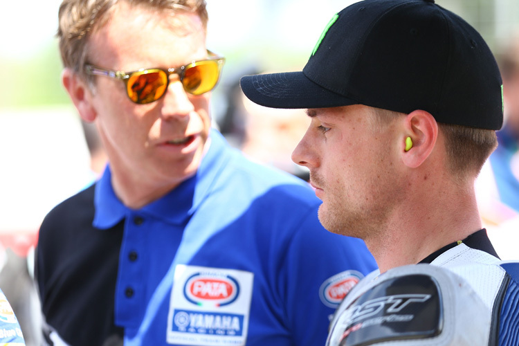 Yamaha-Teamchef Paul Denning (li.) mit Alex Lowes