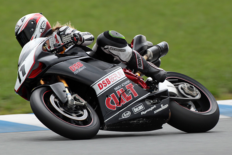 Nina Prinz auf Ducati 1098 S in Oschersleben