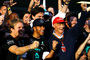 Lewis Hamilton (Mitte) blickt zuversichtlich auf die restlichen Formel-1-WM-Läufe des Jahres