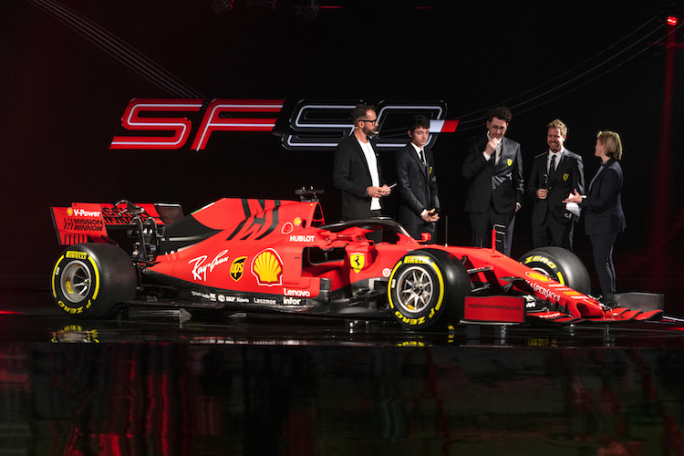 Bei der Präsentation des neuen Ferrari: In der Mitte Mattia Binotto