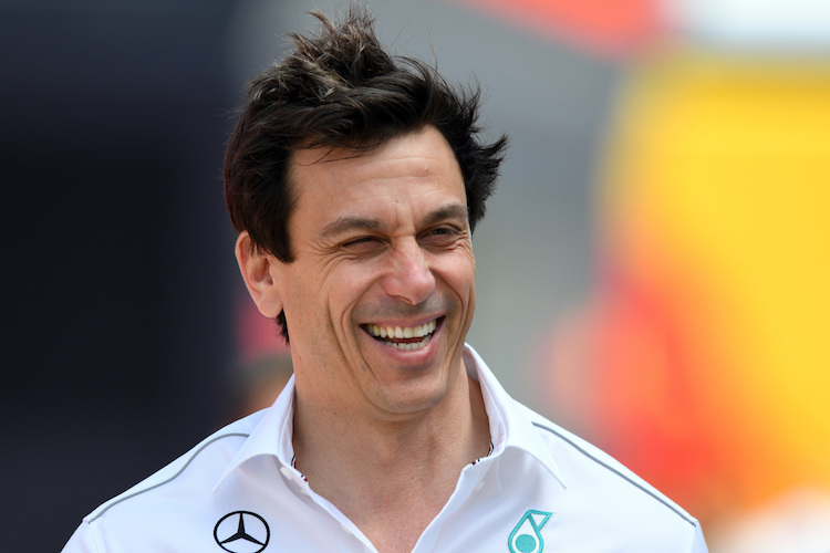 Mercedes-Motorsportdirektor Toto Wolff würde Esteban Ocon ziehen lassen