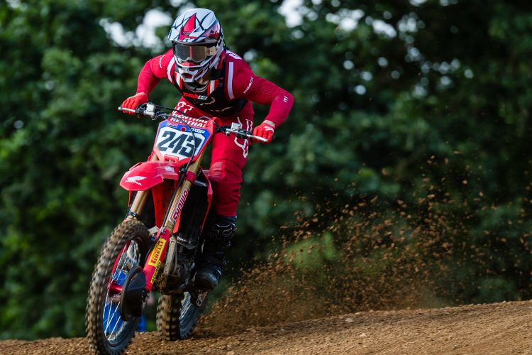 Tim Gajser gewann in Kegums den ersten Lauf