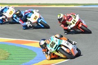 Florian Alt vor Steven Odendaal und Jesko Raffin