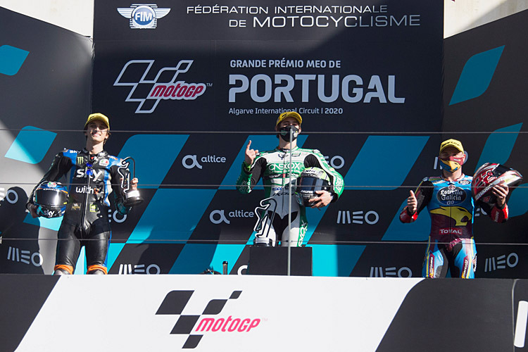 Moto2-Podium: Lowes (re.) neben Sieger Gardner (Mitte) und Marini