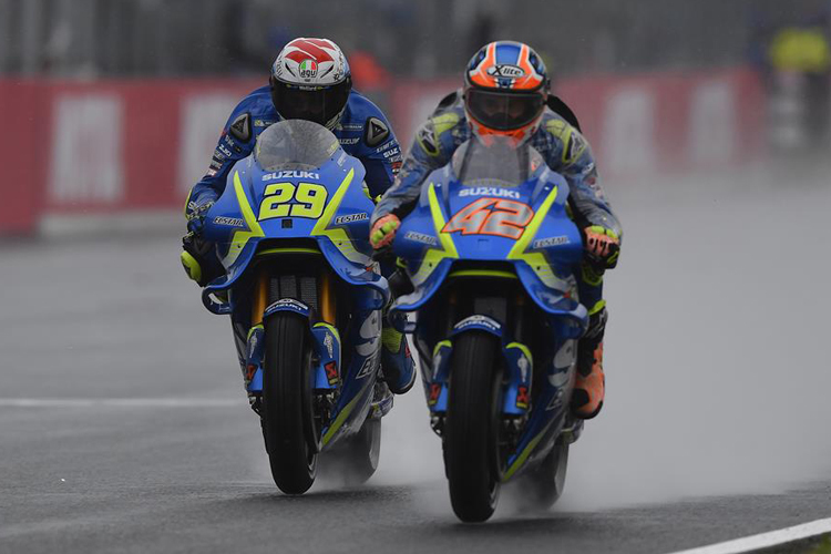 Rundenlanges Duell: Andrea Iannone (29) gegen Alex Rins