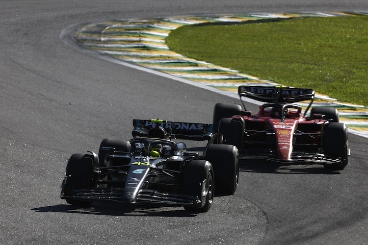 Lewis Hamilton sagt über sein Auto: «Es sind noch zwei Rennen mit diesem Ding zu fahren. Und dann muss ich es hoffentlich nicht mehr bewegen»