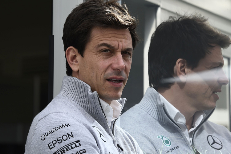 Team-Player: Toto Wolff lobt zum Fest der Liebe sein ganzes Team