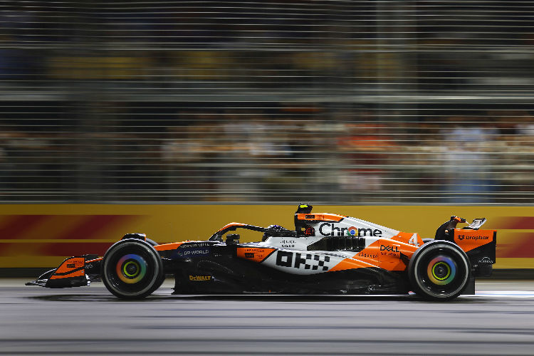 Lando Norris war im zweiten Training von Singapur der Schnellste. Sein Team fährt dieses Wochenende in Sonderlackierung