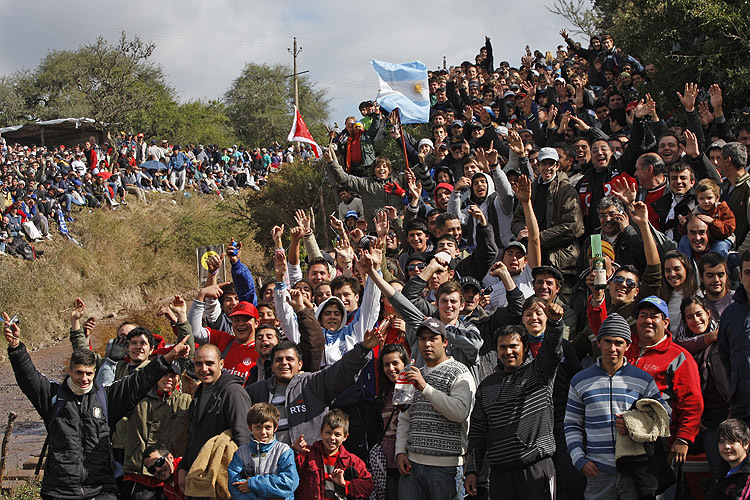 Die Argentinien bejubelten den Sieger Loeb