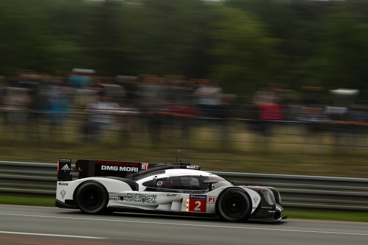 Im freien Training der 24 Stunden von Le Mans an der Spitze: Der Porsche 919 Hybrid von Neel Jani