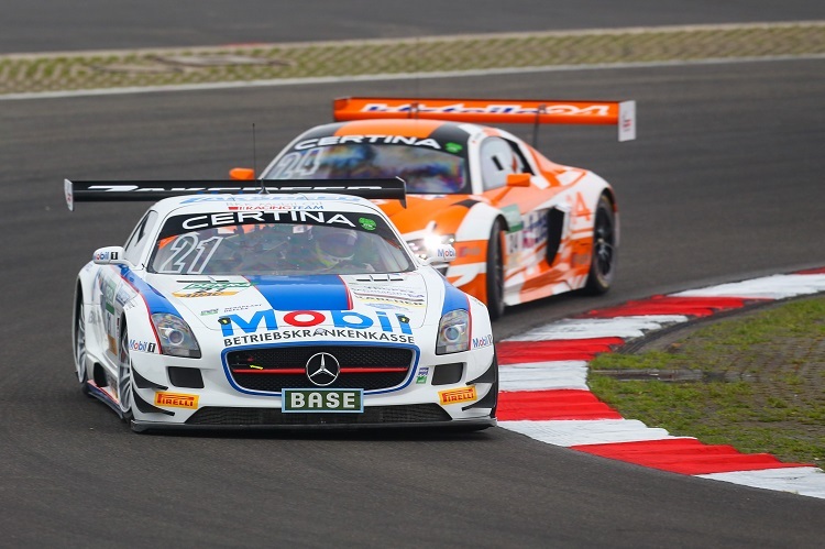 Der Mercedes SLS AMG GT3 der Tabellenführer Luca Ludwig und Sebastian Asch