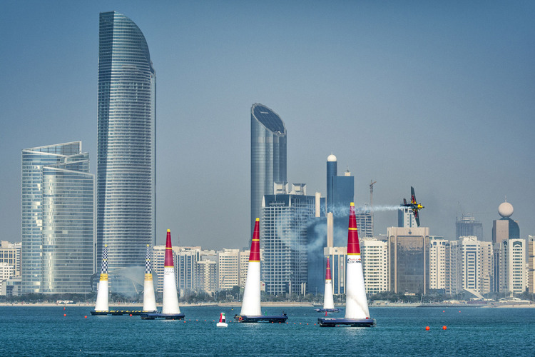 Peter Besenyei in Abu Dhabi