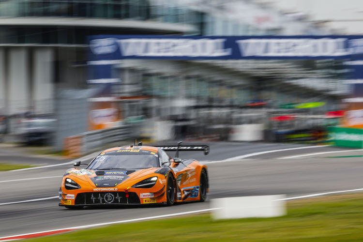 Dörr Motorsport fuhr mit ihren McLaren am Nürburgring bislang komplett hinterher