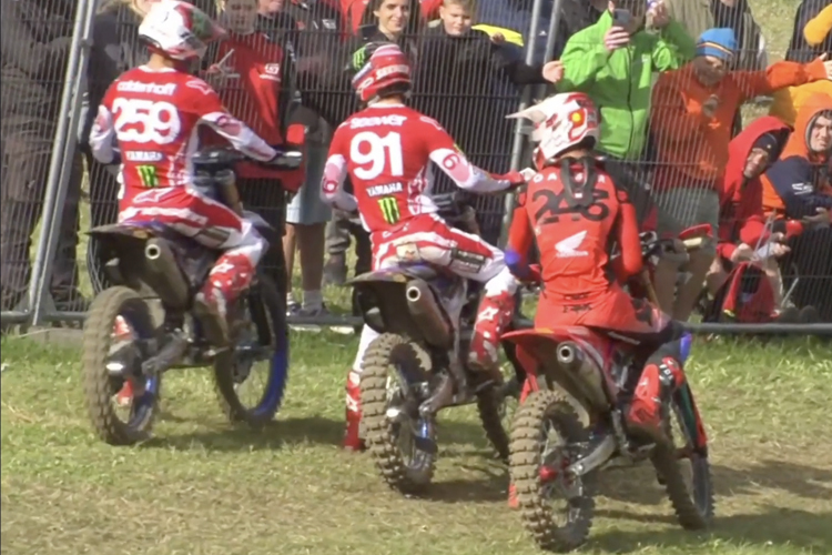 Tim Gajser gewann den ersten Lauf in Matterley Basin vor Seewer und Coldenhoff