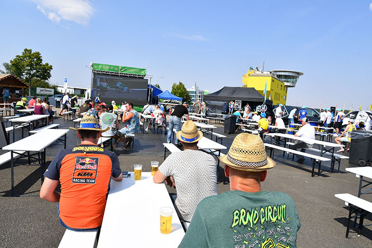 Public Viewing heute auf dem Sachsenring