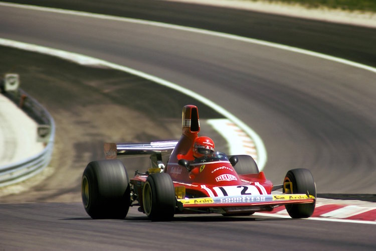 Niki Lauda mit seinem Ferrari in Dijon 1974