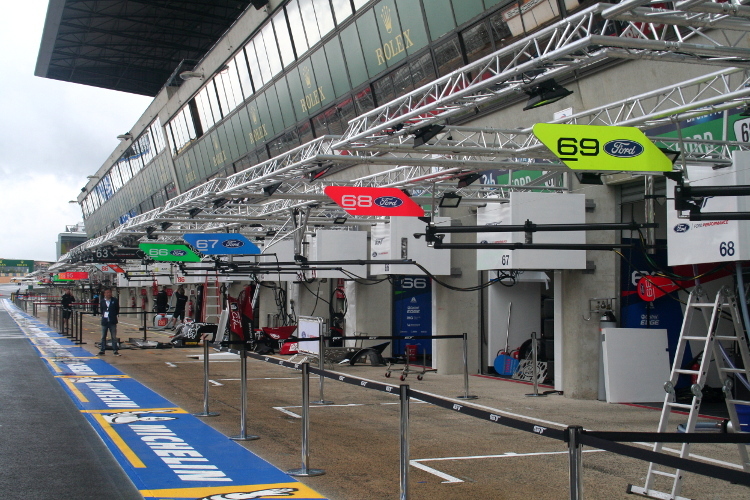 Die vier Ford GT des Werksteams befinden sich 2019 in den Garagen 28 bis 31