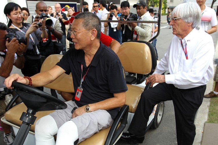 Singapur-Rennpromoter Colin Syn mit dem früheren Formel-1-Vermarkter Bernie Ecclestone 