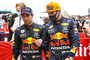 Max Verstappen mit seinem Teamkollegen Sergio Pérez