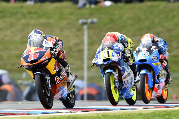 KTM (Miller) vor M;ahindra (Binder) und Rins (Honda) beim Brünn-GP