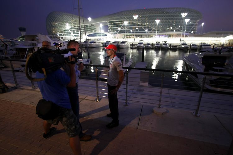 Heikki Kovalainen rückte am Abend ins rechte Licht.