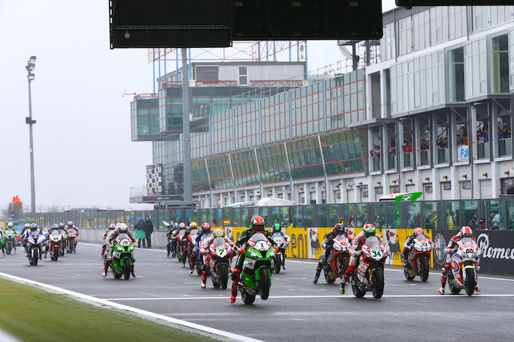 Start zum ersten Rennen in Magny-Cours