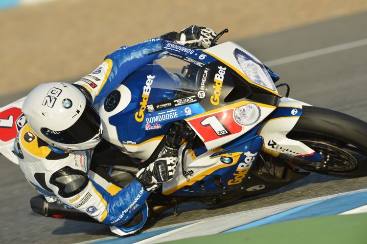 Sylvain Barrier testet die BMW HP4 in Jerez