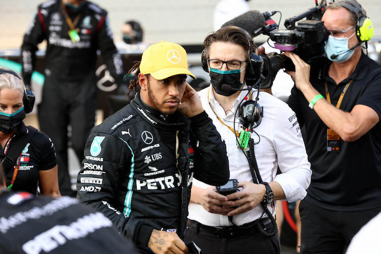 Lewis Hamilton und Andrew Shovlin 2020 in Abu Dhabi