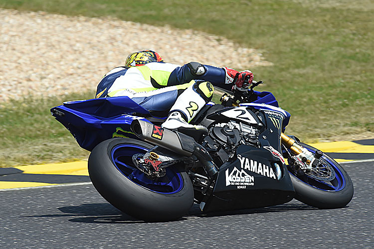 Christian Fritz auf seiner Yamaha R1