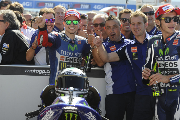 Das Yamaha-Team jubelte mit Jorge Lorenzo über dessen erste Pole 2014